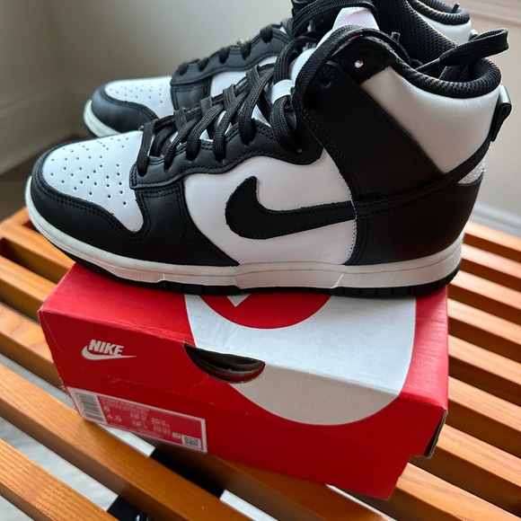 Nike women’s 6 dunk high Black and White Sneakers Trainers - Picture 2 of 9